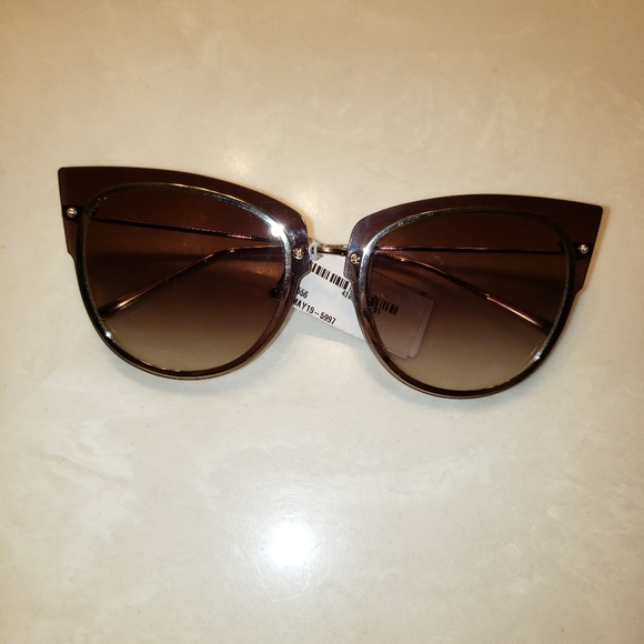 SOLD NWT Demi Lovato DIFF Sunglasses - Picture 3 of 7